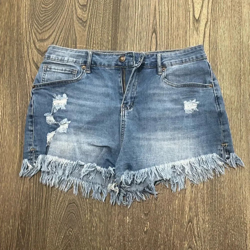 Womens Jean Shorts Distressed Fringe Hem Whisker Denim Medium Wash Size Large